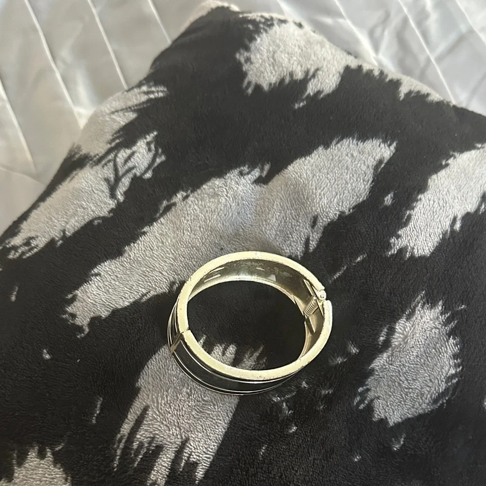 Black and Gold Bangle Bracelet - Picture 2 of 3